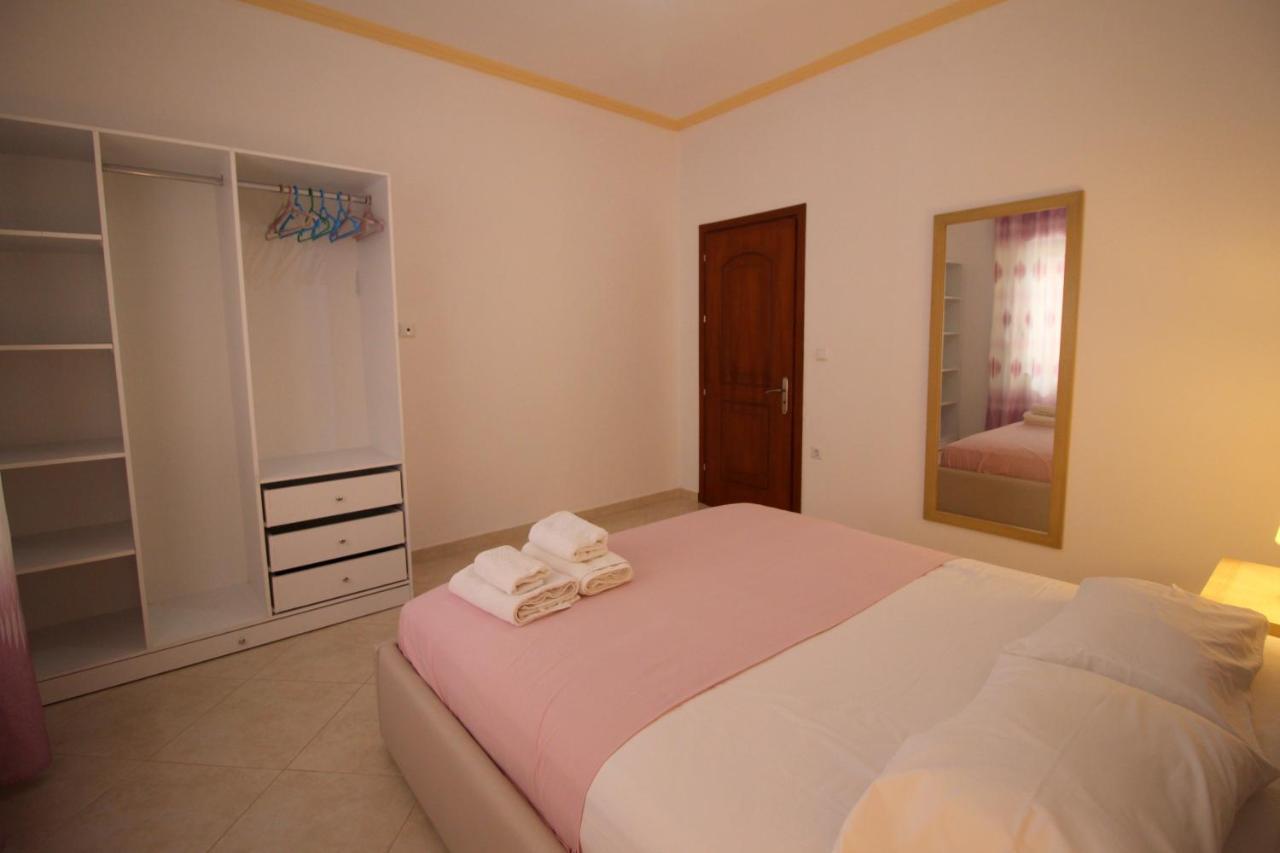 Villa 24 Sarandë Eksteriør billede